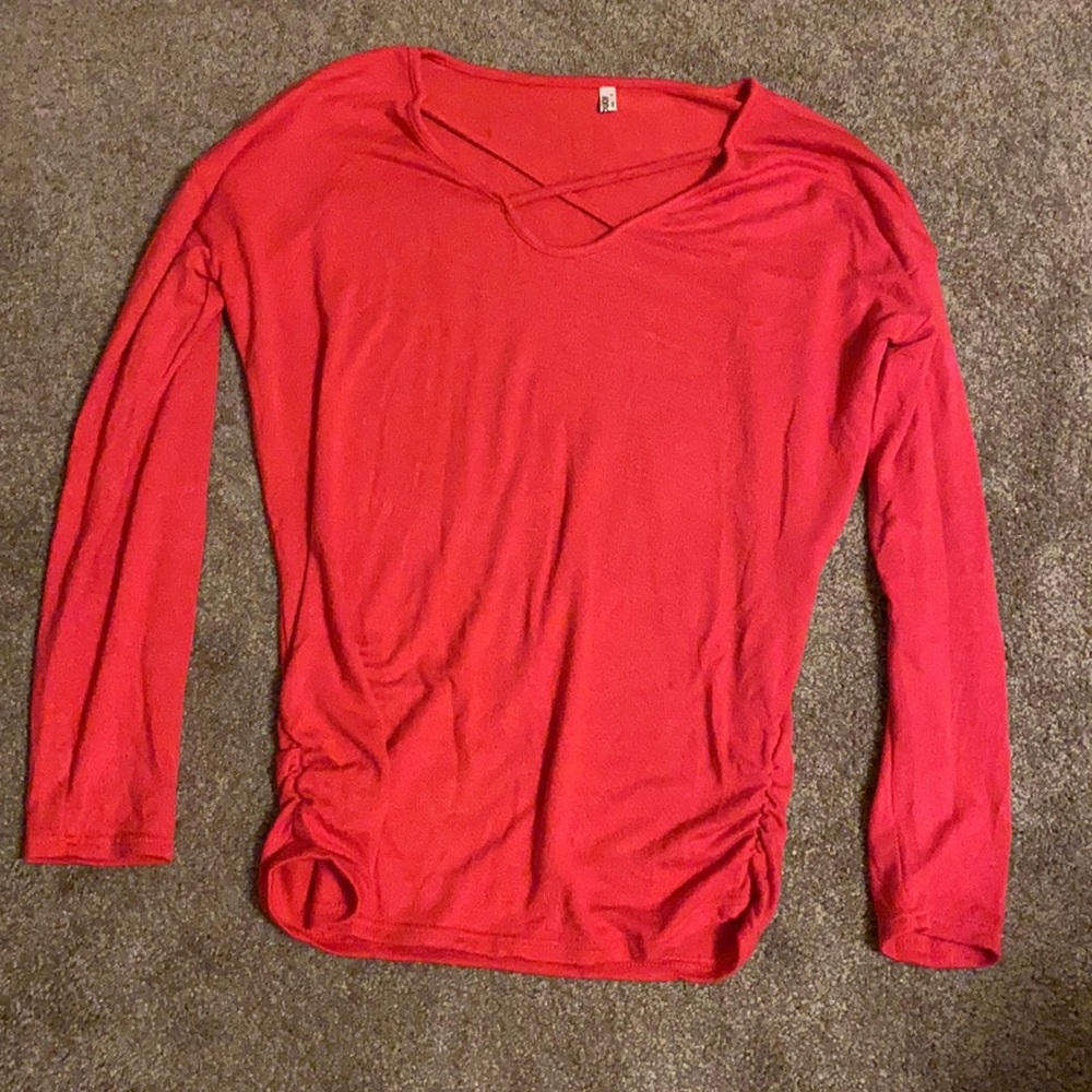 Lightweight pink sweater with criss cross neckline & rouching waist size small
